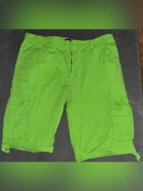 Henry & William Men's Lime Green Cargo Shorts size 44